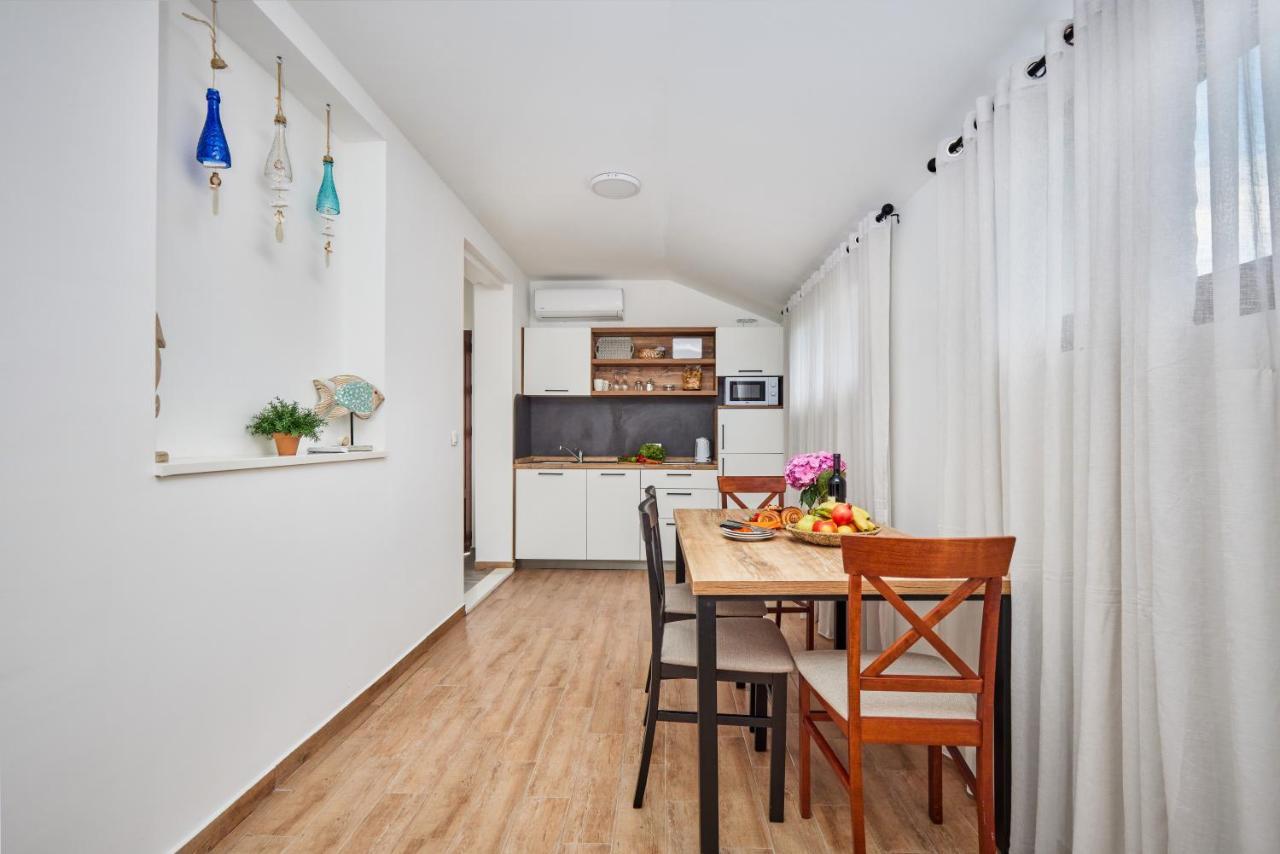 Waikiki Beach House Villa Tivat Luaran gambar