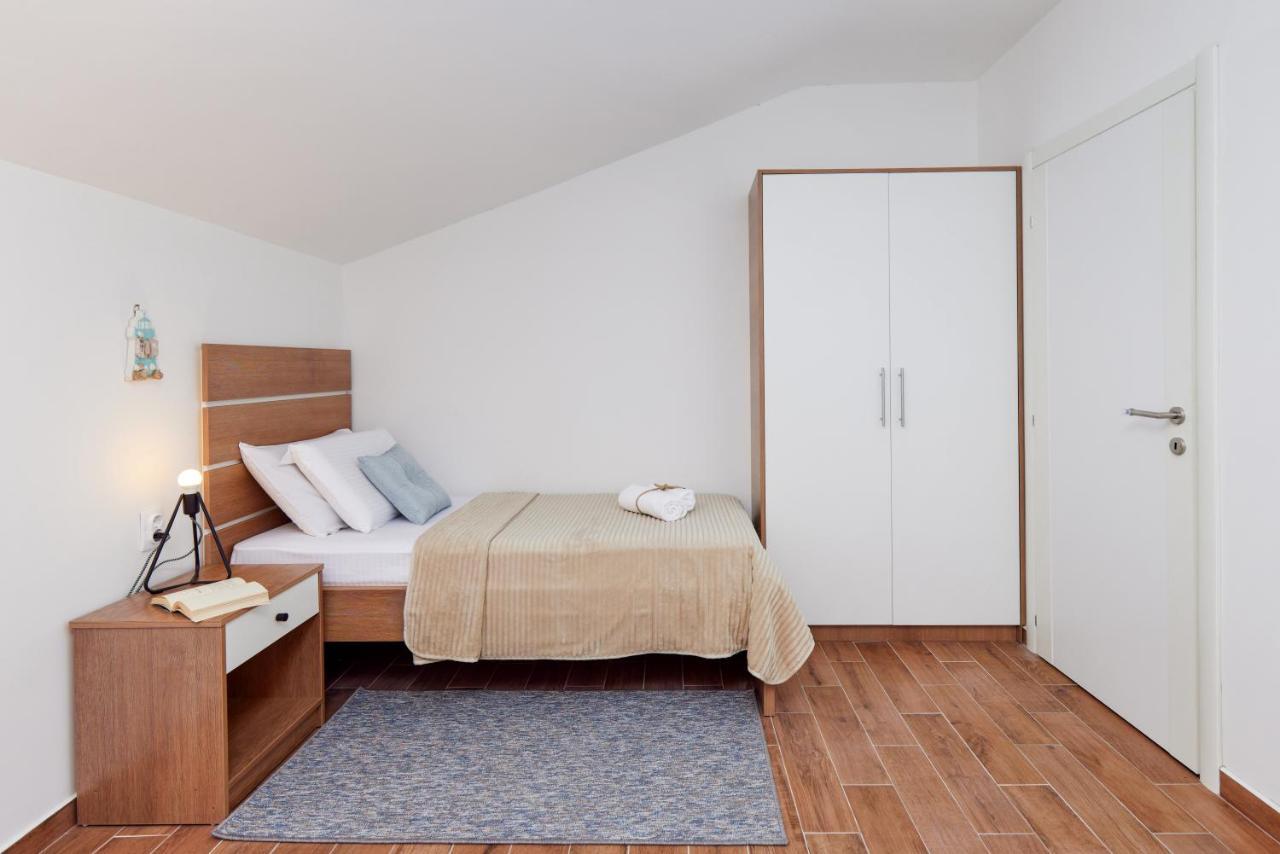 Waikiki Beach House Villa Tivat Luaran gambar