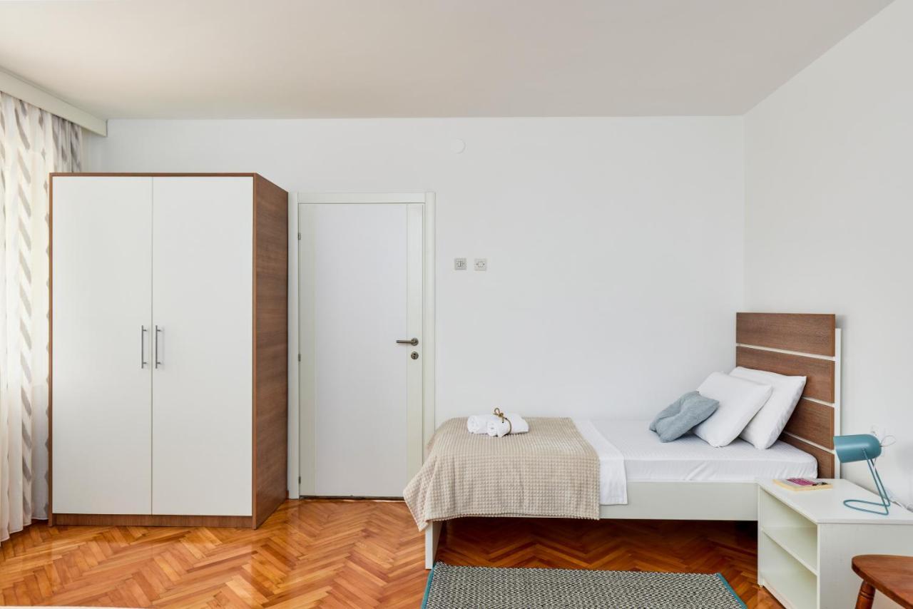Waikiki Beach House Villa Tivat Luaran gambar