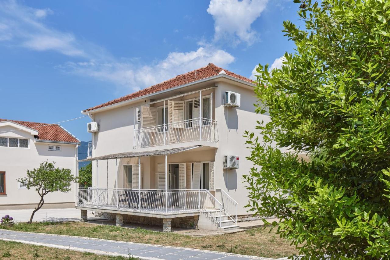 Waikiki Beach House Villa Tivat Luaran gambar