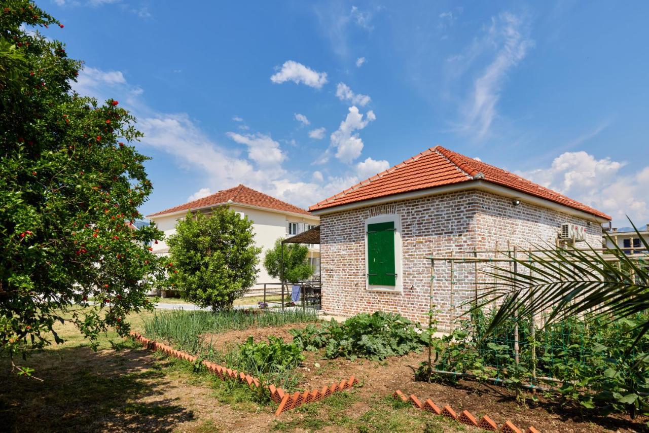 Waikiki Beach House Villa Tivat Luaran gambar