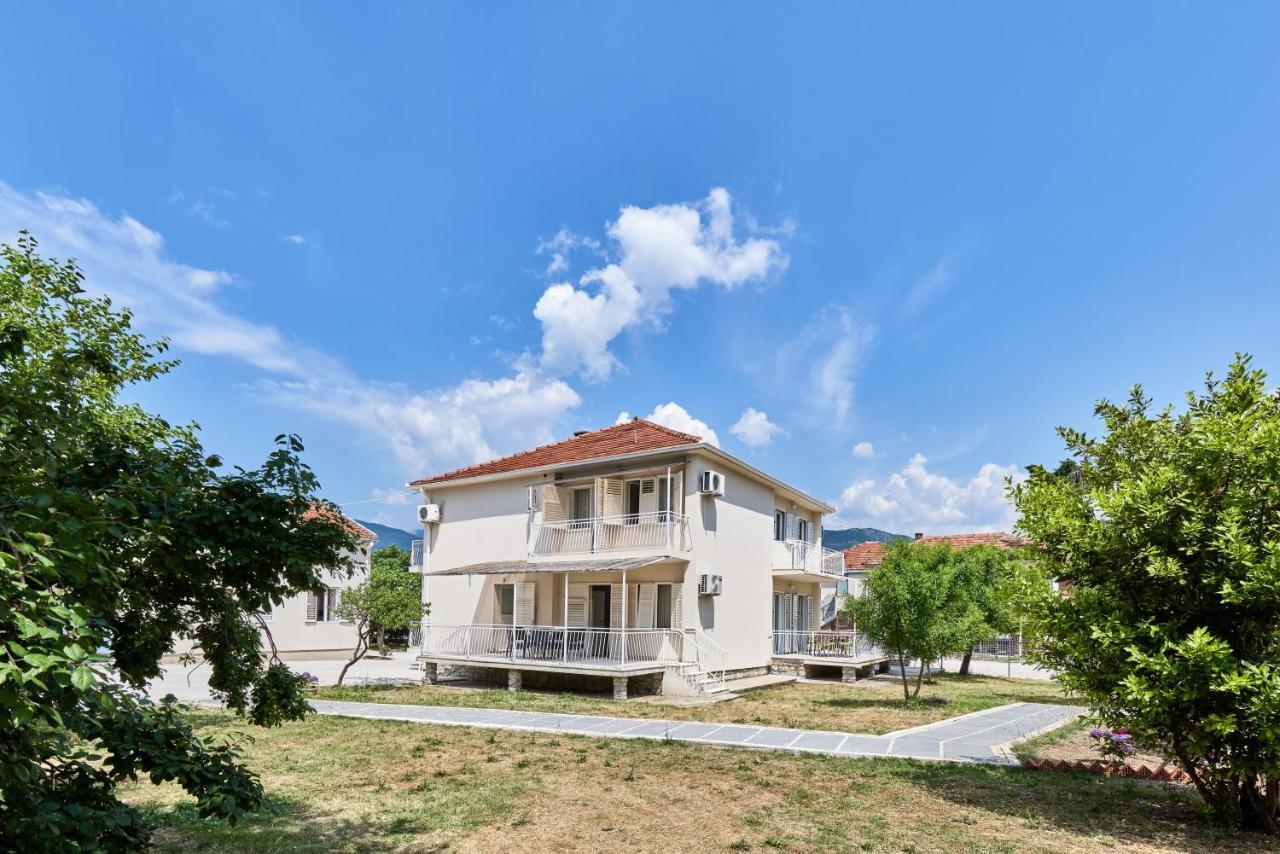 Waikiki Beach House Villa Tivat Luaran gambar